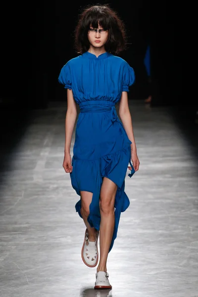 Look 25